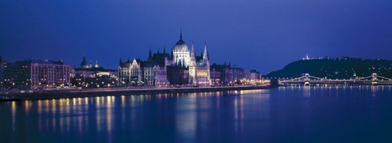Budapeszt Parlament 1024x375 1